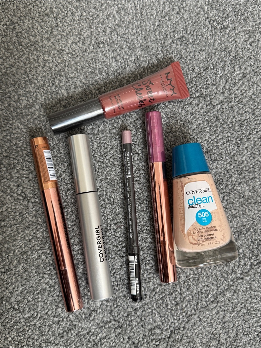 MAKEUP BUNDLE UNOPENED